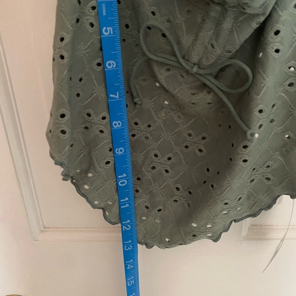 New Green Tie Front Halter - Picture 3 of 4